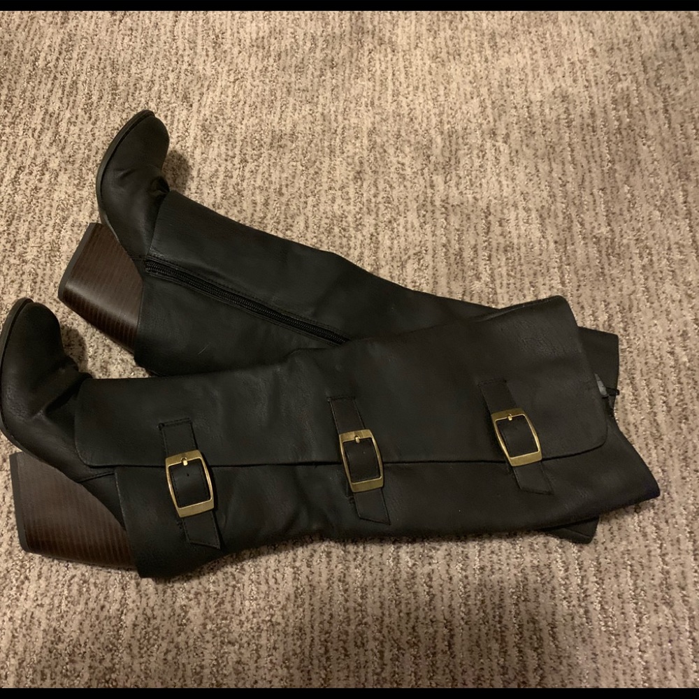 Fergalicious Size 6.5 tall boots